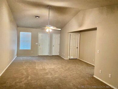 5110 S Hickory Ave, Broken Arrow, OK 74011 - photo 4