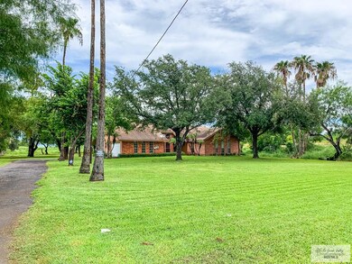 902 W Sugar Cane Dr, Weslaco, TX 78599 - photo 4