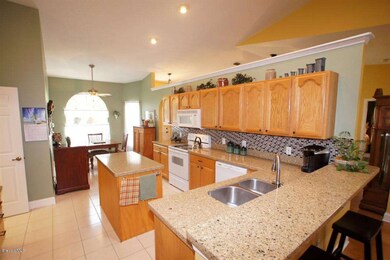 Starlight Ave 3740 -Kitchen