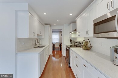 2995 Oakleigh Ln, Oakton, VA 22124 - photo 7