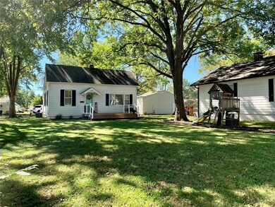 204 E Apple St, Freeburg, IL 62243 - photo 4