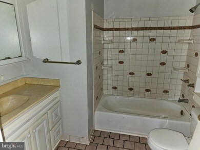 415 E 10th Ave, Ranson, WV 25438 - photo 7