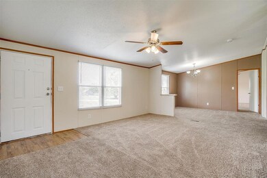 307 Valley Lake Ct, Springtown, TX 76082 - photo 7