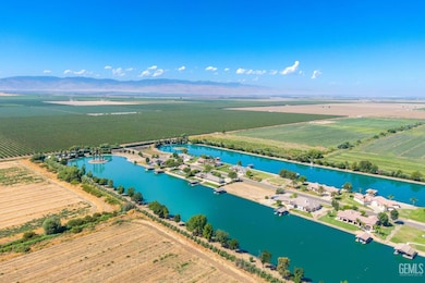 3700 Blue Loop Ln, Arvin, CA 93203 - photo 5