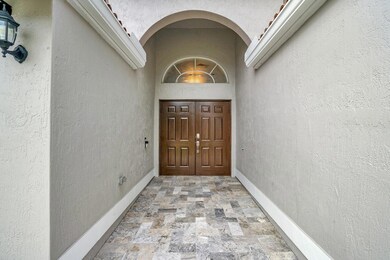 SEAMLESS TRAVERTINE PAVER ENTRANCE