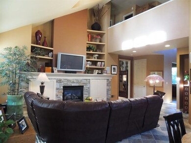 19391 Blue Lake Loop, Bend, OR 97702 - photo 2