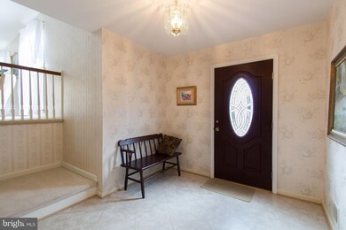 914 Country Club Dr NE, Vienna, VA 22180 - photo 3