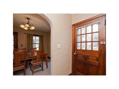 224 12th St NW, Cedar Rapids, IA 52405 - photo 2