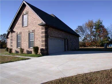 57 Lexington Cir, Manchester, TN 37355 - photo 3