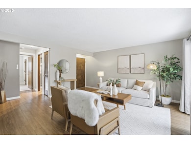 10955 SW Meadowbrook Dr unit 16, Portland, OR 97224 - photo 6