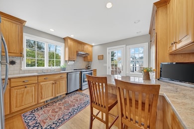 40 School St, South Dartmouth, MA 02748 - photo 6