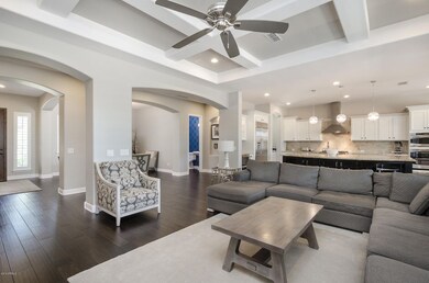 05- GREAT ROOM TO KITCHEN