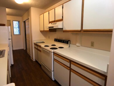 Island Terrace unit 133, Saco, ME 04072 - photo 3