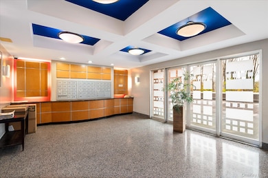 Boulder Condominiums unit 4C, Bronxville, NY 10708 - photo 2