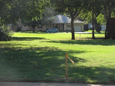 3709 Southmoor Ln, Wichita Falls, TX 76302 - photo 2