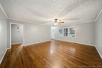 201 N Elliott St, Pryor, OK 74361 - photo 7