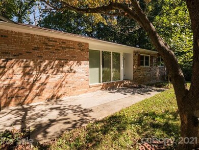 527 Overhill Dr, Hendersonville, NC 28792 - photo 3