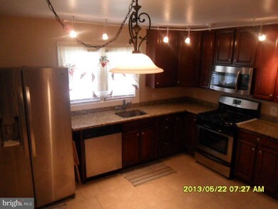 910 Mentor Ave, Capitol Heights, MD 20743 - photo 2