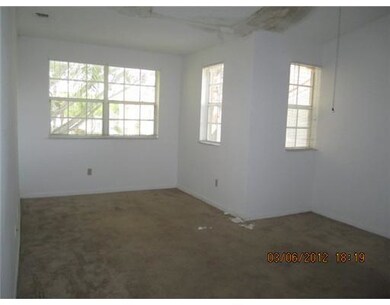 18320 NW 68th Ave unit L, Hialeah, FL 33015 - photo 4