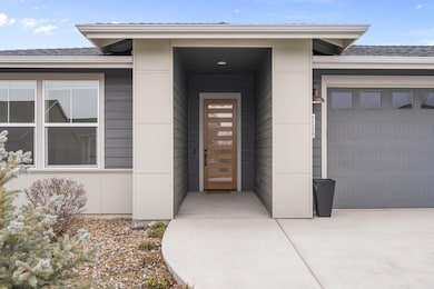 4327 SW Badger Creek Dr, Redmond, OR 97756 - photo 2