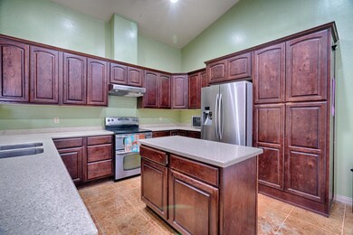 868 S Hunters Run, Show Low, AZ 85901 - photo 2