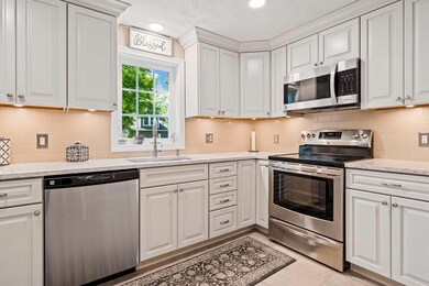 4 Edith Ave, Nashua, NH 03064 - photo 4