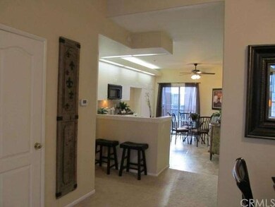   BREAKFAST BAR AREA