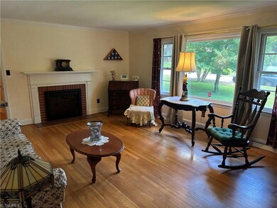 3505 Vernon St, Greensboro, NC 27408 - photo 5