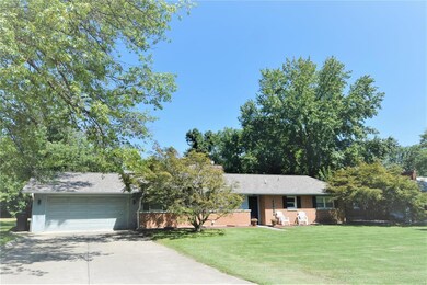 11 Frontenac, Godfrey, IL