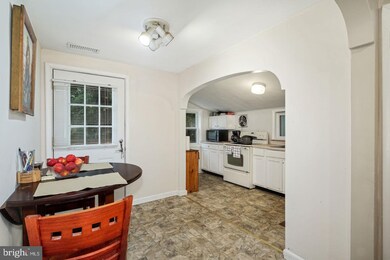 877 Beechwood Rd, Lower Merion, PA 19083 - photo 5