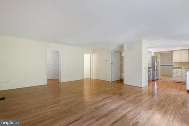 9501 Scorpio Ln, Burke, VA 22015 - photo 6