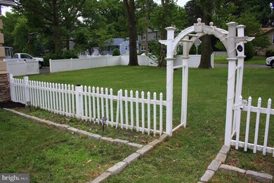 225 S Lippincott Ave, Maple Shade, NJ 08052 - photo 4