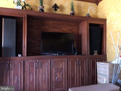 882 Scrabble Rd, Castleton, VA 22716 - photo 2