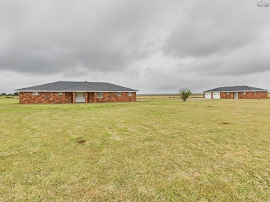 6427 Johnson Rd, Iowa Park, TX 76367 - photo 2