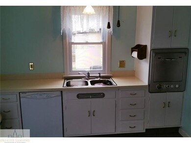 2210 Beal Ave, Lansing, MI 48910 - photo 4