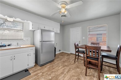 522 Bowden Ave, Copperas Cove, TX 76522 - photo 4