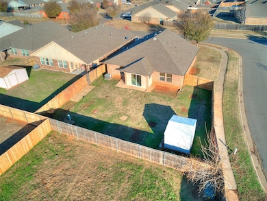 2709 Fawn Lily Rd, Oklahoma City, OK 73128 - photo 7