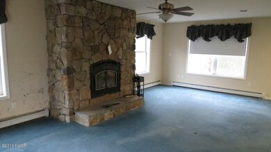 187 Fox Ridge Park Dr, Greeley, PA 18425 - photo 3