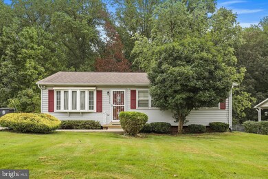 9008 Anna Dr, Clinton, MD 20735 - photo 2