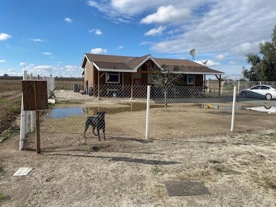 11393 128 Rd, Pixley, CA 93256 - photo 2