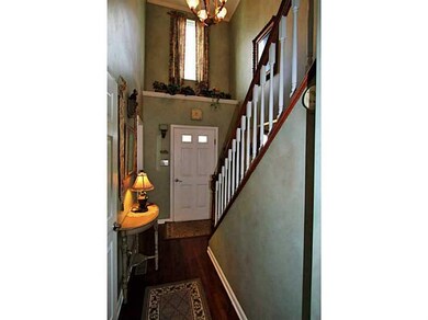 Entry/Foyer.