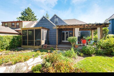 4389 Ingham Ave-7
