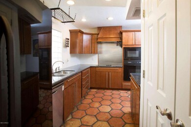 1926 E Linger Ln, Phoenix, AZ 85020 - photo 5