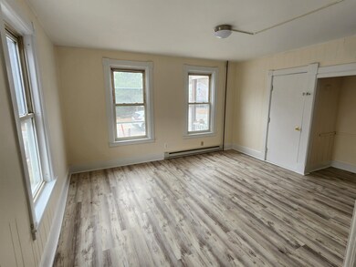 42 Chestnut St, Claremont, NH 03743 - photo 7