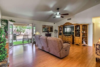 10744 E Forge Ave Mesa AZ-small-003-6-Li