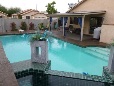 ENJOY IN WINTER  HEATED POOL