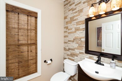 21463 Basil Ct, Broadlands, VA 20148 - photo 7