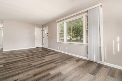 1435 S Weyant Av