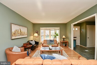 8532 Lakinhurst Ln, Springfield, VA 22152 - photo 7