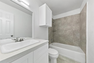 1312 W Adoue St unit 7, Alvin, TX 77511 - photo 6